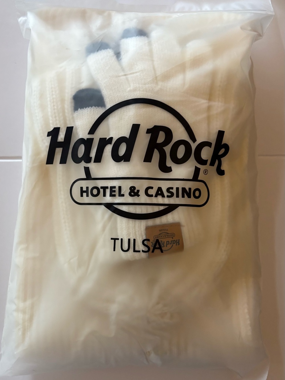 Hard Rock Hotel & Casino Tulsa Cream Colored Scarf Set